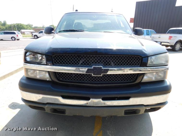 image for item DB9412 2004 Chevrolet Silverado 1500 Z71 Ext. Cab pickup truck