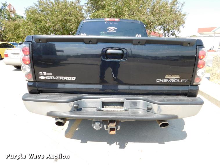 image for item DB9412 2004 Chevrolet Silverado 1500 Z71 Ext. Cab pickup truck