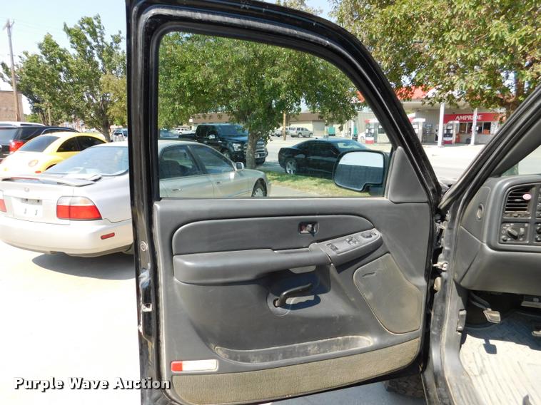 image for item DB9412 2004 Chevrolet Silverado 1500 Z71 Ext. Cab pickup truck