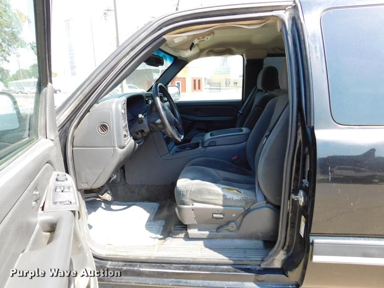 image for item DB9412 2004 Chevrolet Silverado 1500 Z71 Ext. Cab pickup truck
