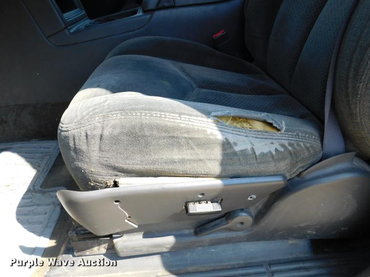 image for item DB9412 2004 Chevrolet Silverado 1500 Z71 Ext. Cab pickup truck