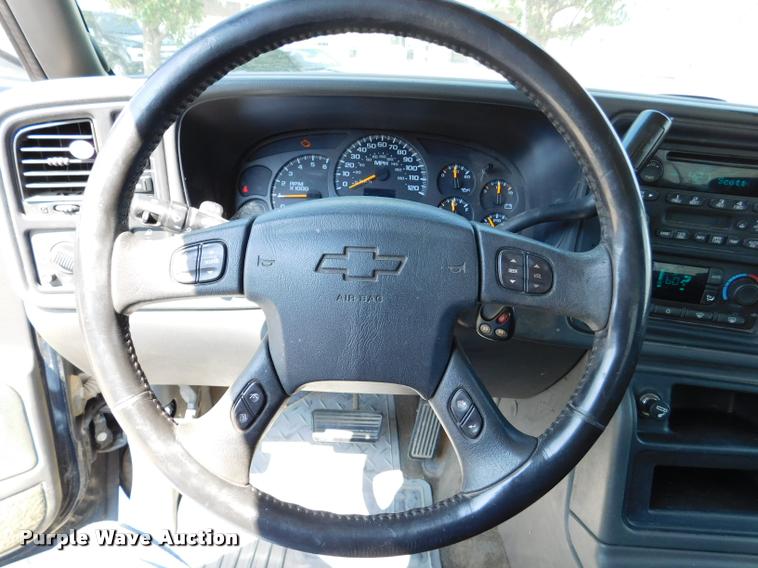 image for item DB9412 2004 Chevrolet Silverado 1500 Z71 Ext. Cab pickup truck