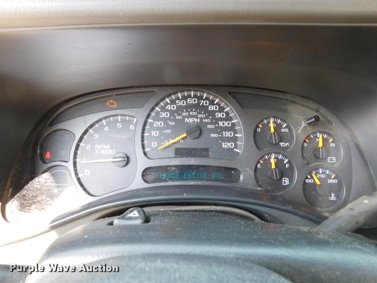 image for item DB9412 2004 Chevrolet Silverado 1500 Z71 Ext. Cab pickup truck