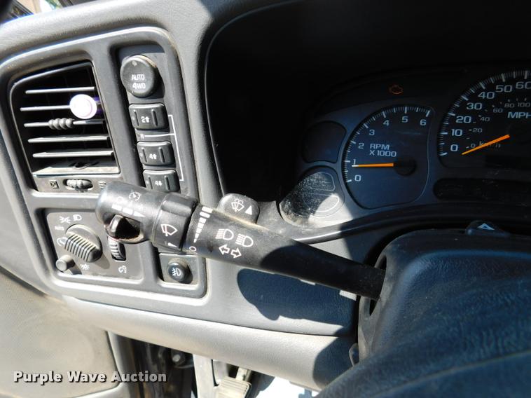 image for item DB9412 2004 Chevrolet Silverado 1500 Z71 Ext. Cab pickup truck