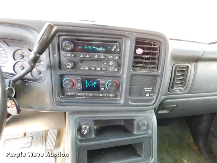 image for item DB9412 2004 Chevrolet Silverado 1500 Z71 Ext. Cab pickup truck