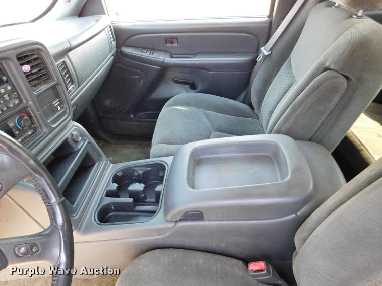 image for item DB9412 2004 Chevrolet Silverado 1500 Z71 Ext. Cab pickup truck