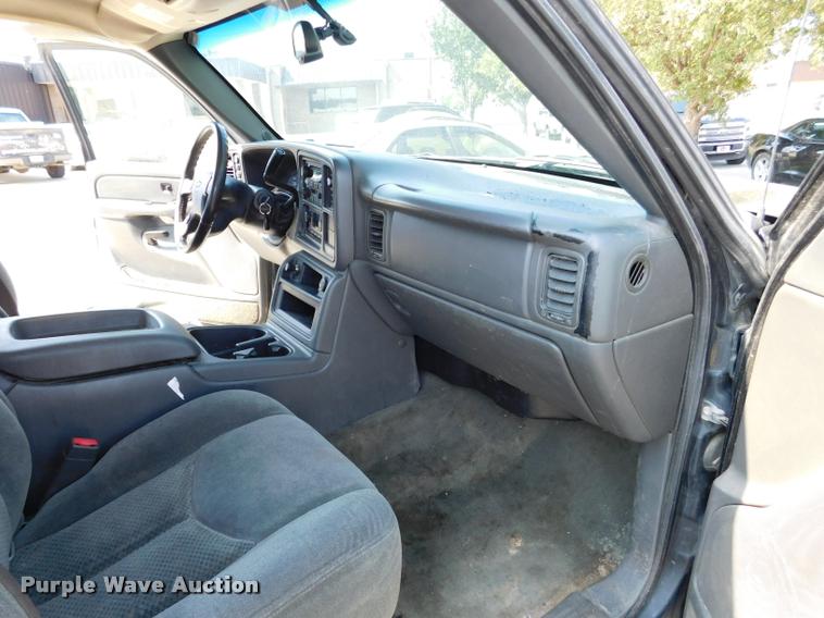 image for item DB9412 2004 Chevrolet Silverado 1500 Z71 Ext. Cab pickup truck