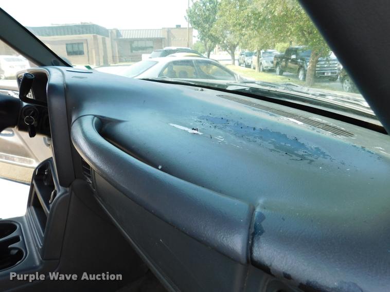 image for item DB9412 2004 Chevrolet Silverado 1500 Z71 Ext. Cab pickup truck