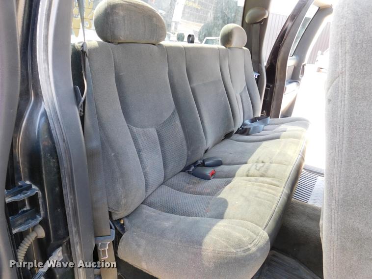 image for item DB9412 2004 Chevrolet Silverado 1500 Z71 Ext. Cab pickup truck