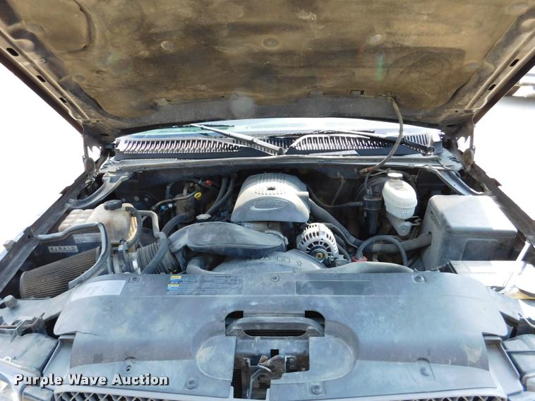 image for item DB9412 2004 Chevrolet Silverado 1500 Z71 Ext. Cab pickup truck