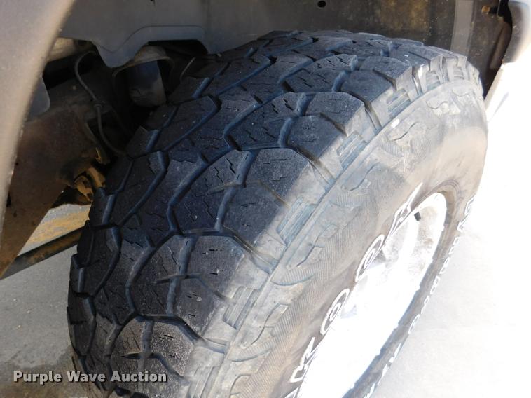 image for item DB9412 2004 Chevrolet Silverado 1500 Z71 Ext. Cab pickup truck