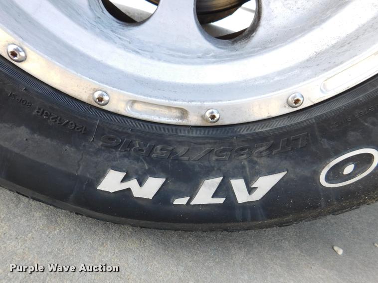 image for item DB9412 2004 Chevrolet Silverado 1500 Z71 Ext. Cab pickup truck