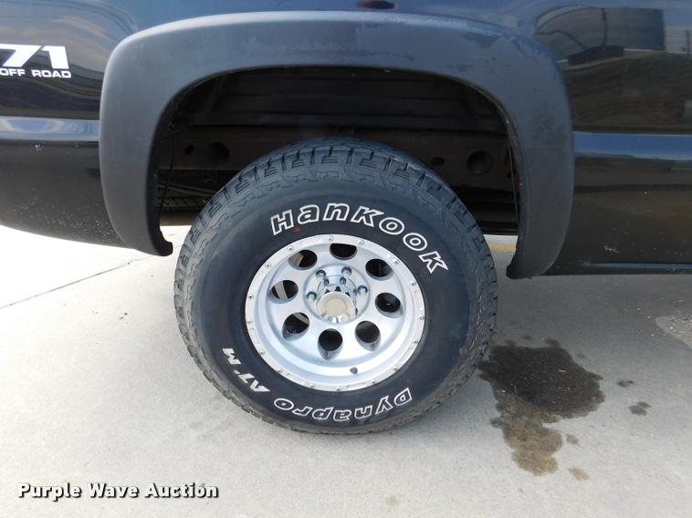 image for item DB9412 2004 Chevrolet Silverado 1500 Z71 Ext. Cab pickup truck