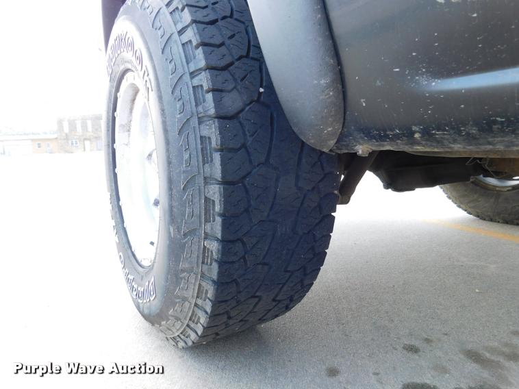 image for item DB9412 2004 Chevrolet Silverado 1500 Z71 Ext. Cab pickup truck