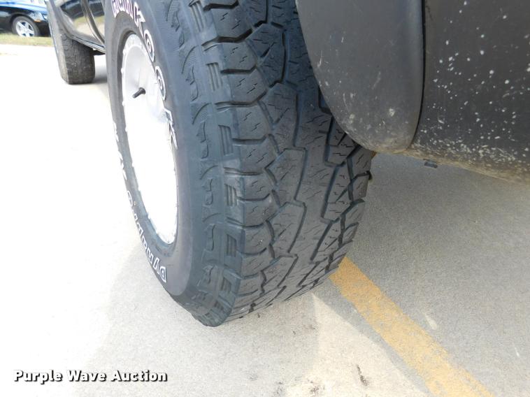 image for item DB9412 2004 Chevrolet Silverado 1500 Z71 Ext. Cab pickup truck