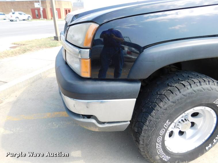 image for item DB9412 2004 Chevrolet Silverado 1500 Z71 Ext. Cab pickup truck