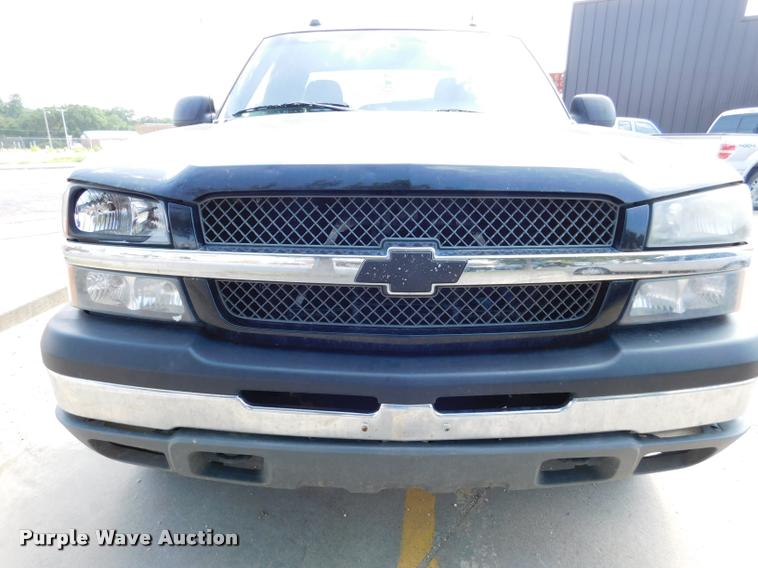 image for item DB9412 2004 Chevrolet Silverado 1500 Z71 Ext. Cab pickup truck