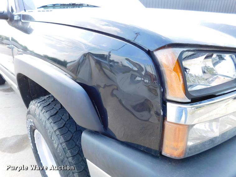 image for item DB9412 2004 Chevrolet Silverado 1500 Z71 Ext. Cab pickup truck