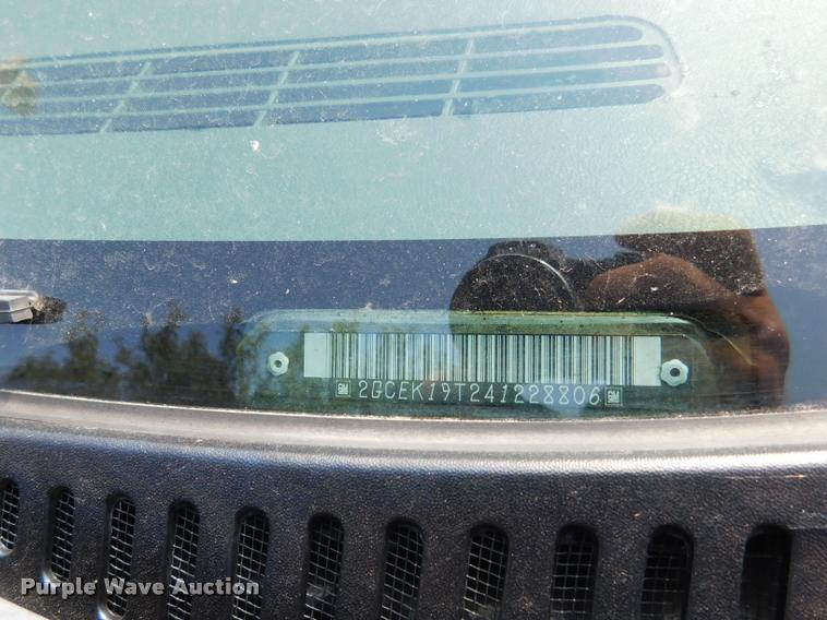 image for item DB9412 2004 Chevrolet Silverado 1500 Z71 Ext. Cab pickup truck