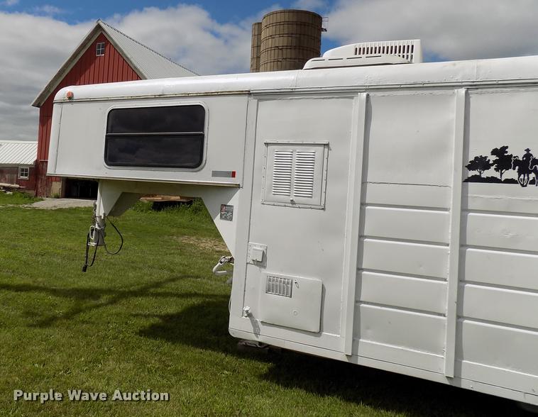 image for item DC4966 1991 WW livestock trailer