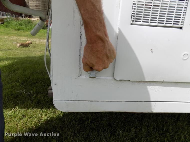 image for item DC4966 1991 WW livestock trailer