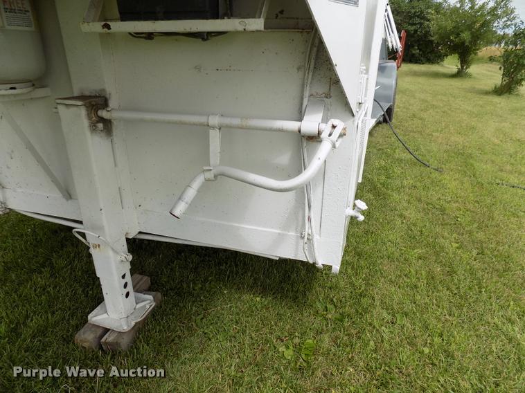 image for item DC4966 1991 WW livestock trailer