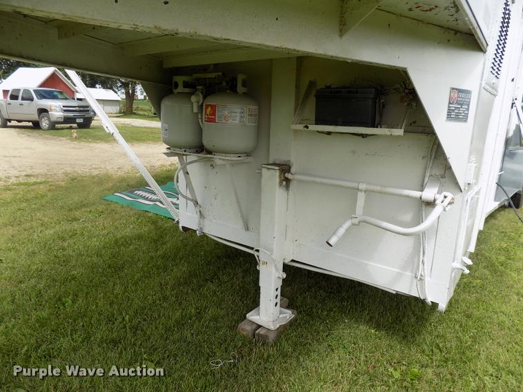 image for item DC4966 1991 WW livestock trailer