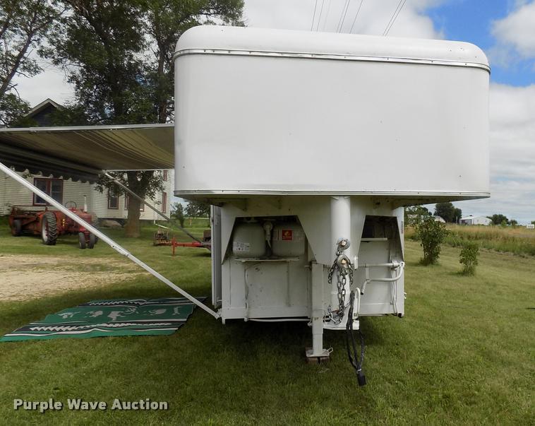 image for item DC4966 1991 WW livestock trailer