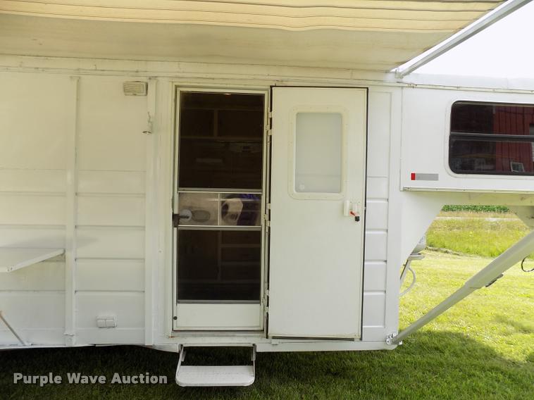 image for item DC4966 1991 WW livestock trailer