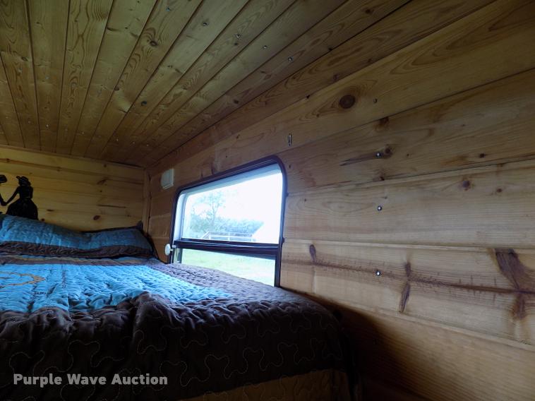 image for item DC4966 1991 WW livestock trailer