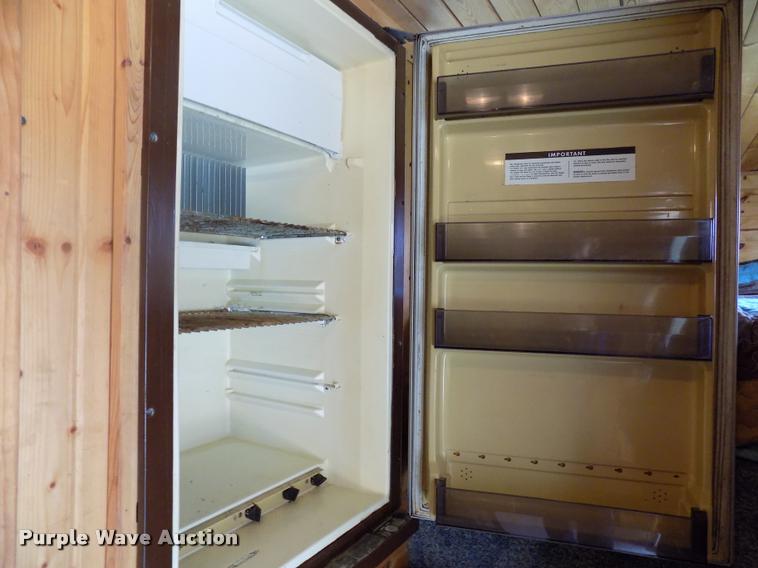 image for item DC4966 1991 WW livestock trailer