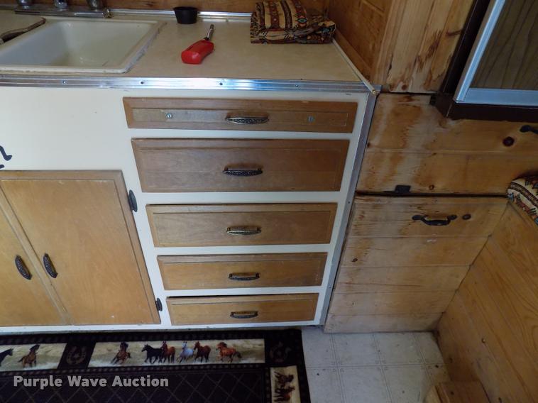 image for item DC4966 1991 WW livestock trailer