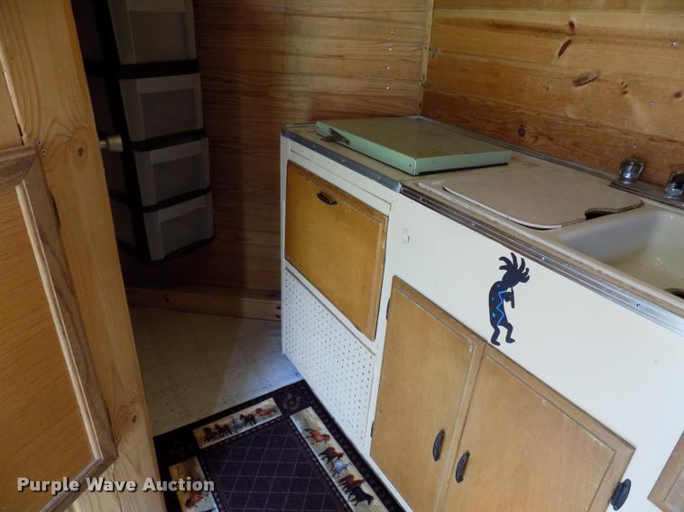 image for item DC4966 1991 WW livestock trailer