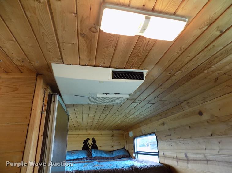 image for item DC4966 1991 WW livestock trailer