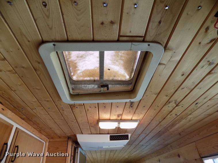 image for item DC4966 1991 WW livestock trailer