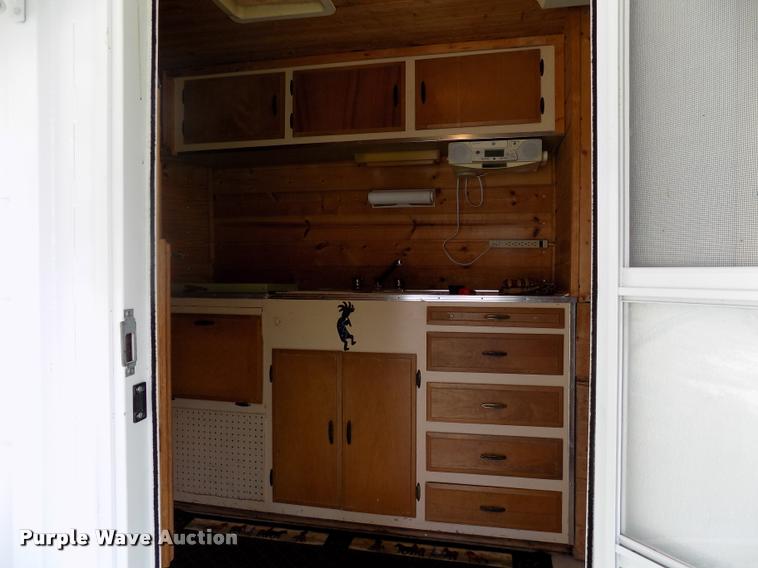 image for item DC4966 1991 WW livestock trailer