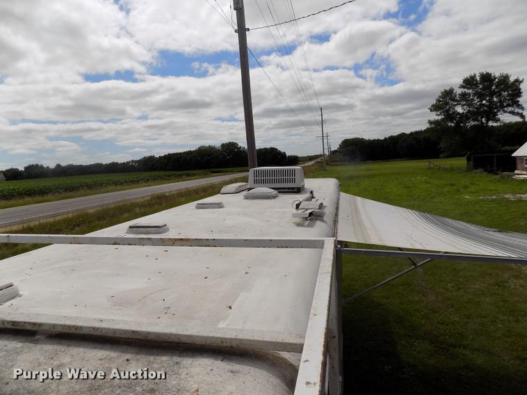 image for item DC4966 1991 WW livestock trailer
