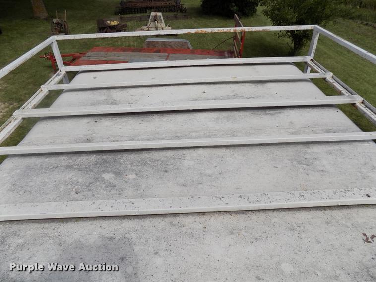 image for item DC4966 1991 WW livestock trailer