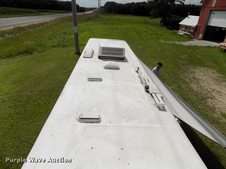 image for item DC4966 1991 WW livestock trailer