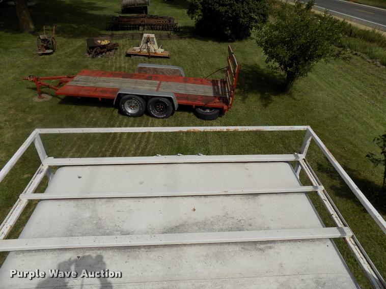 image for item DC4966 1991 WW livestock trailer