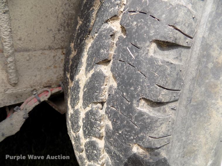 image for item DC4966 1991 WW livestock trailer