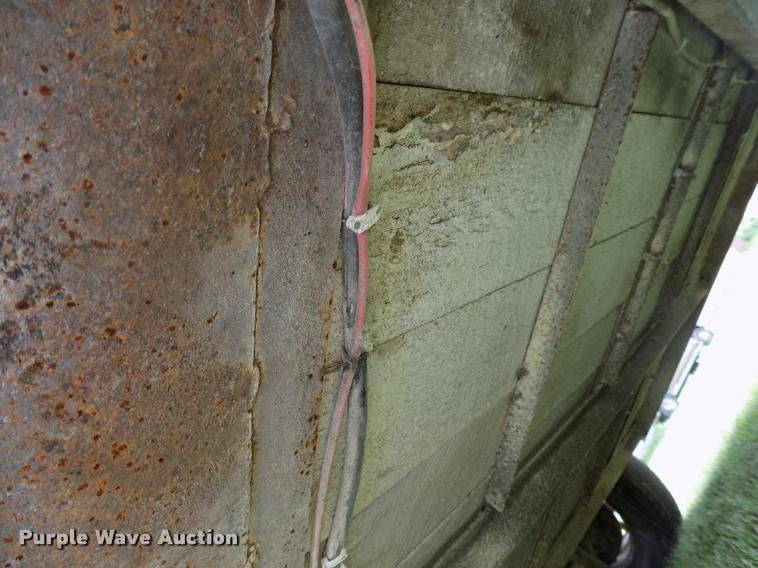 image for item DC4966 1991 WW livestock trailer