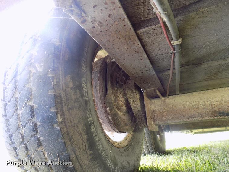 image for item DC4966 1991 WW livestock trailer