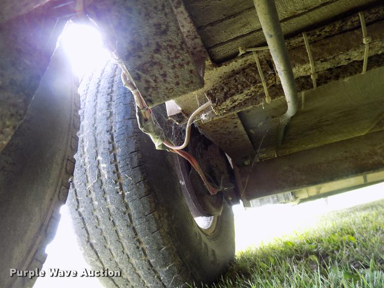 image for item DC4966 1991 WW livestock trailer