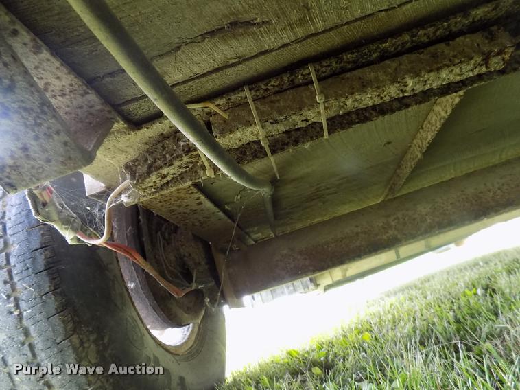 image for item DC4966 1991 WW livestock trailer