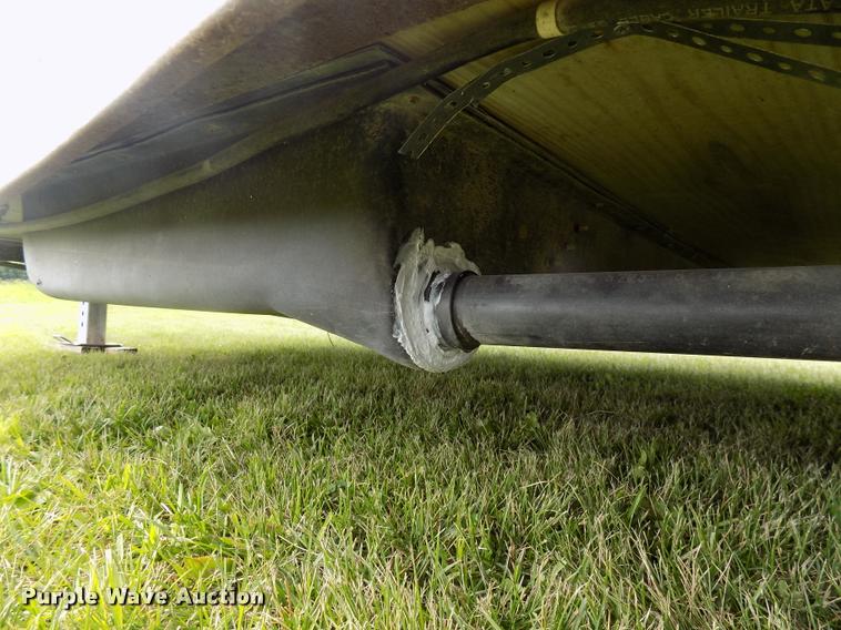 image for item DC4966 1991 WW livestock trailer