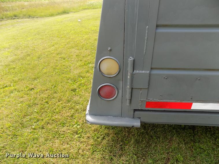 image for item DC4966 1991 WW livestock trailer