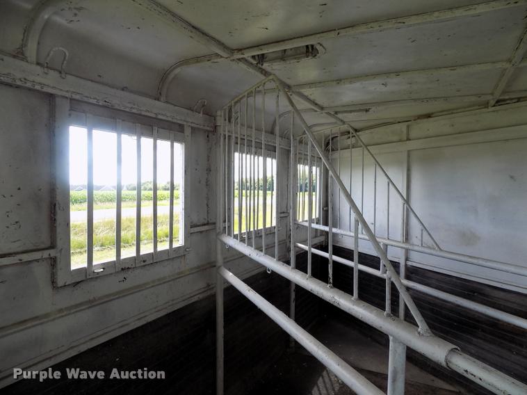 image for item DC4966 1991 WW livestock trailer