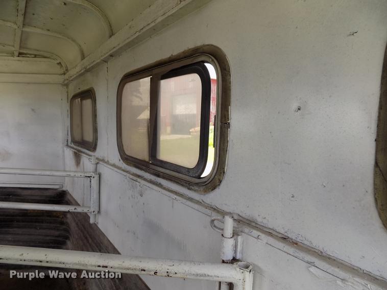 image for item DC4966 1991 WW livestock trailer