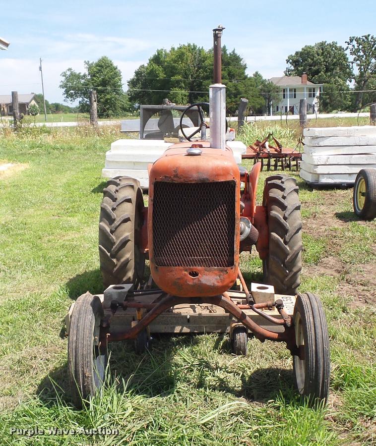 image for item DH9008 Allis Chalmers B tractor